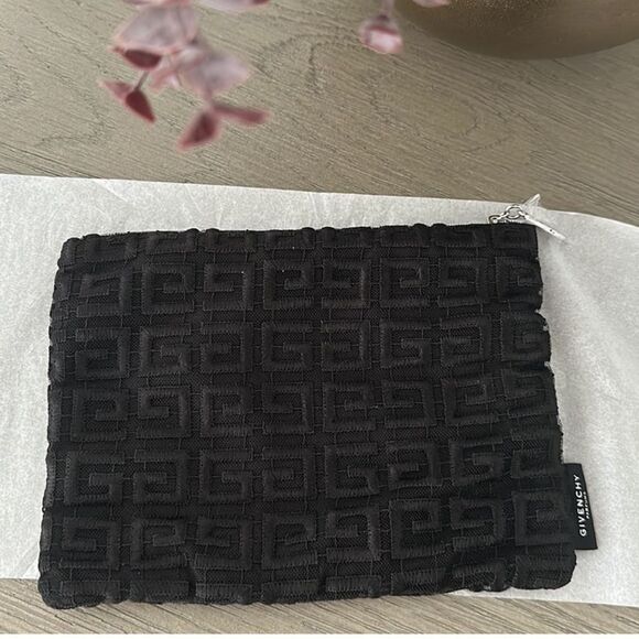 Givenchy cosmetics bag - Picture 2 of 7